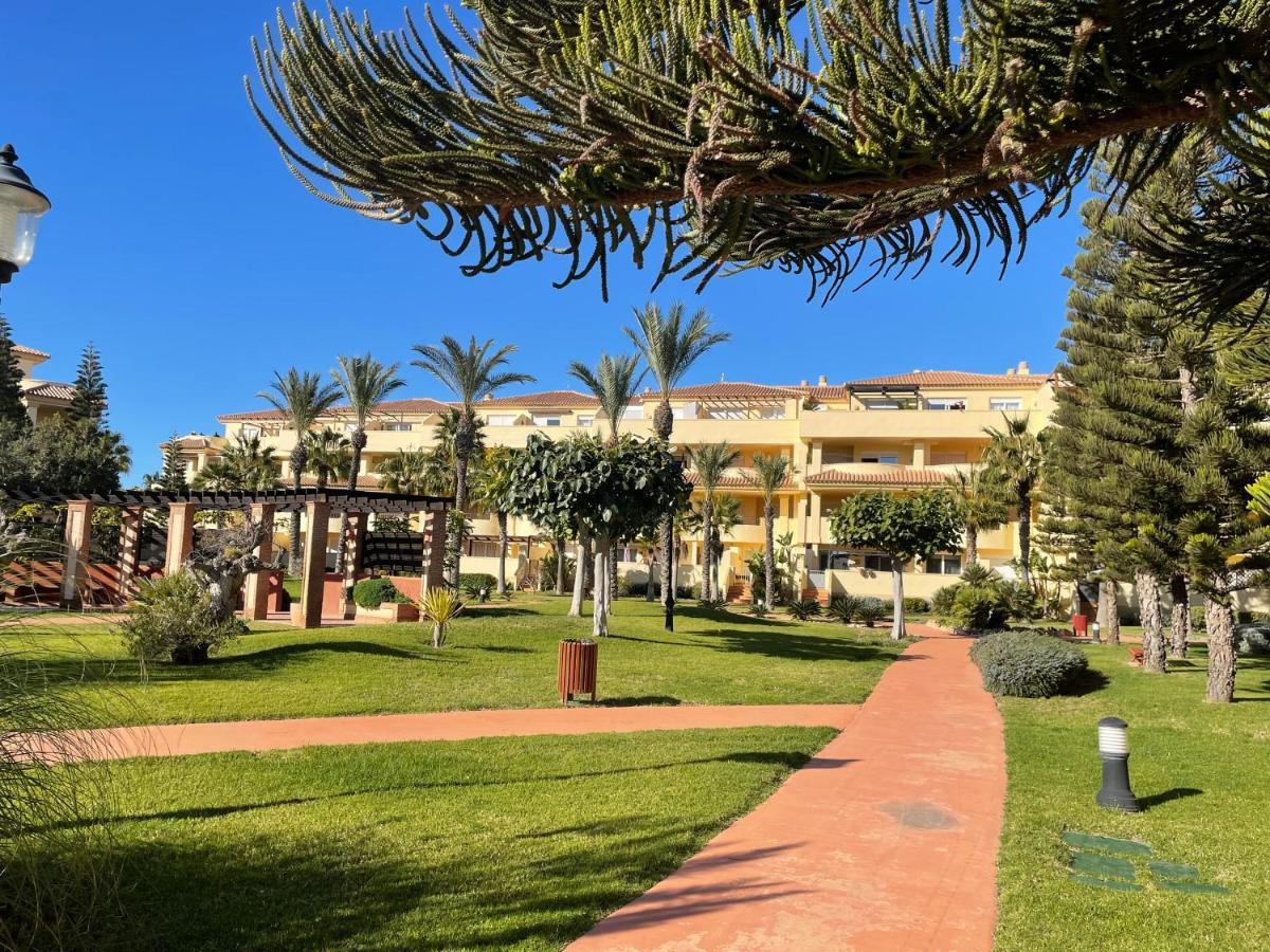 Moderna Y Alegre Vivienda Junto Al Mar . Apartment Roquetas de Mar Luaran gambar
